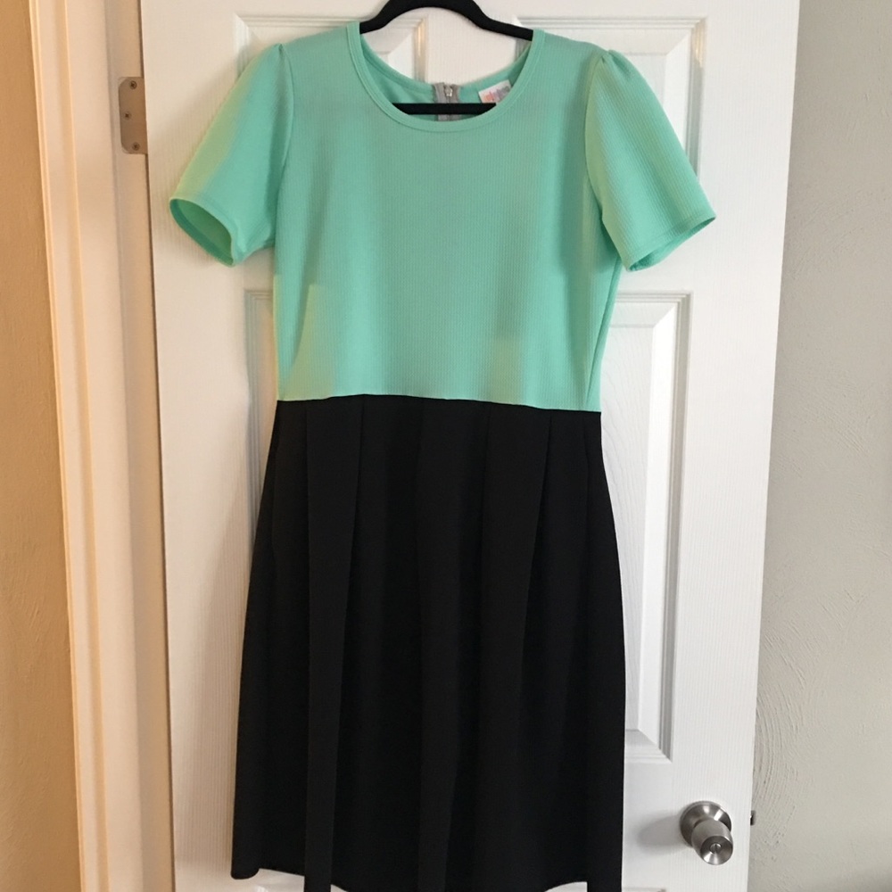 LuLaRoe Amelia